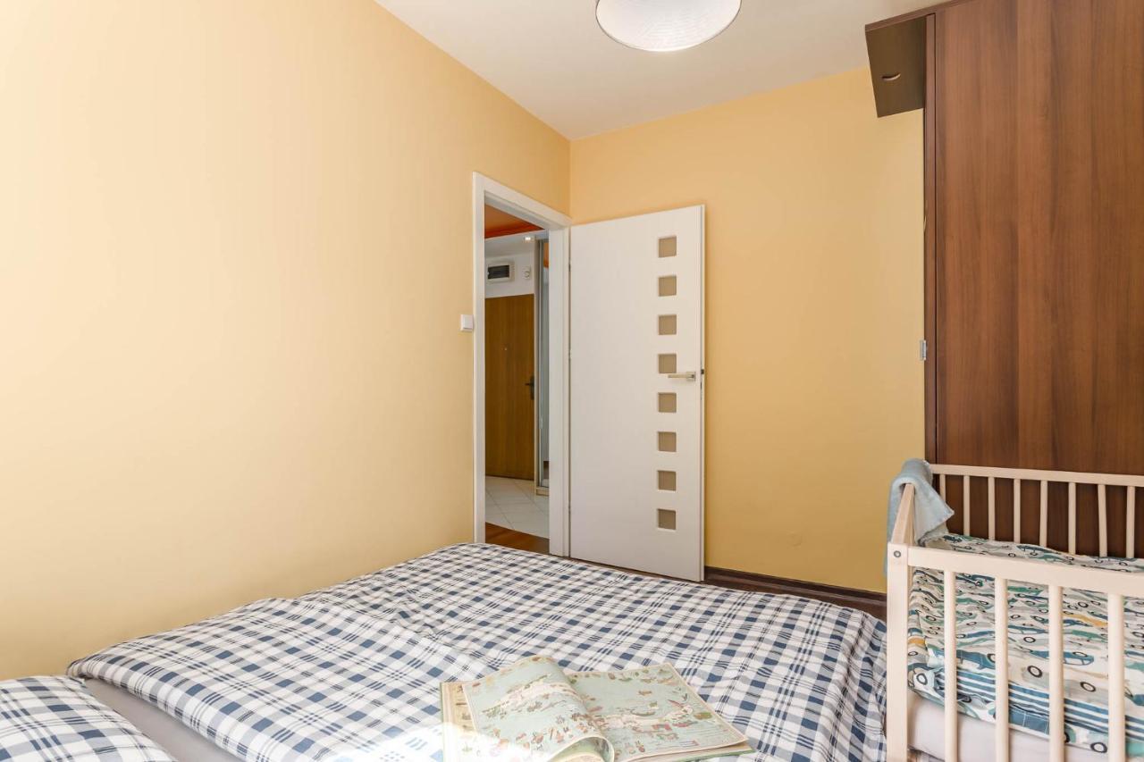 Chill Apartments Kabaty Family Warschau Exterior foto